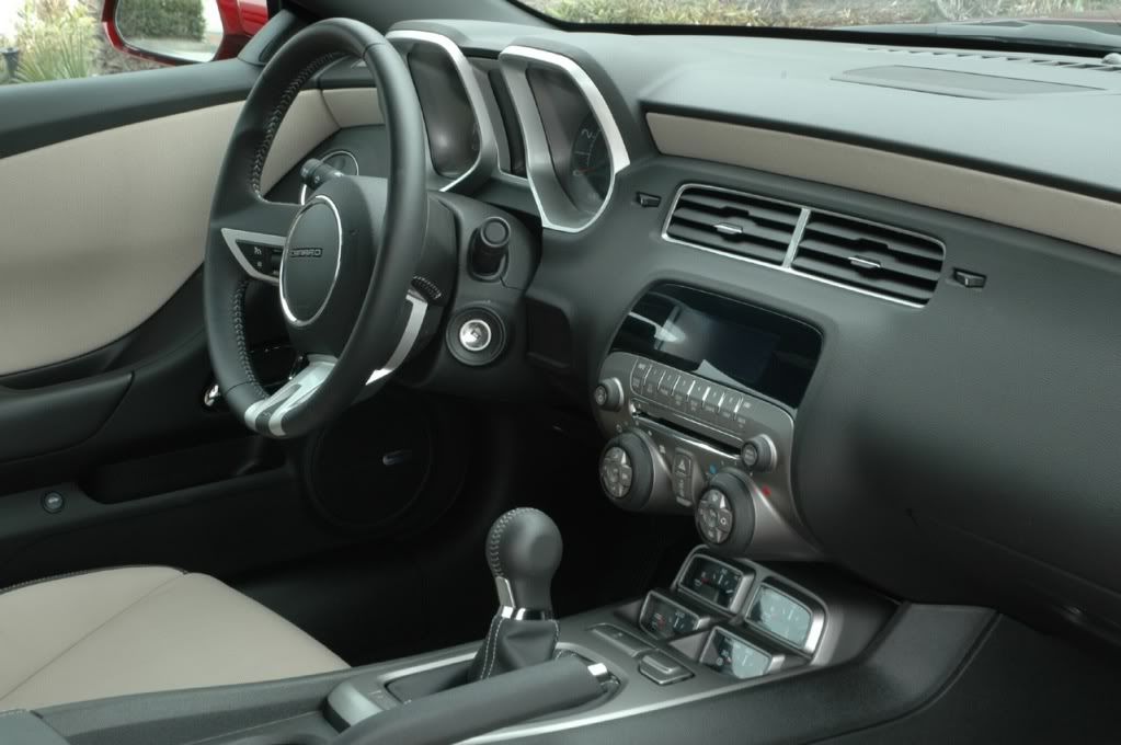 2010-Chevy-Camaro-on-22S-Interior.jpg