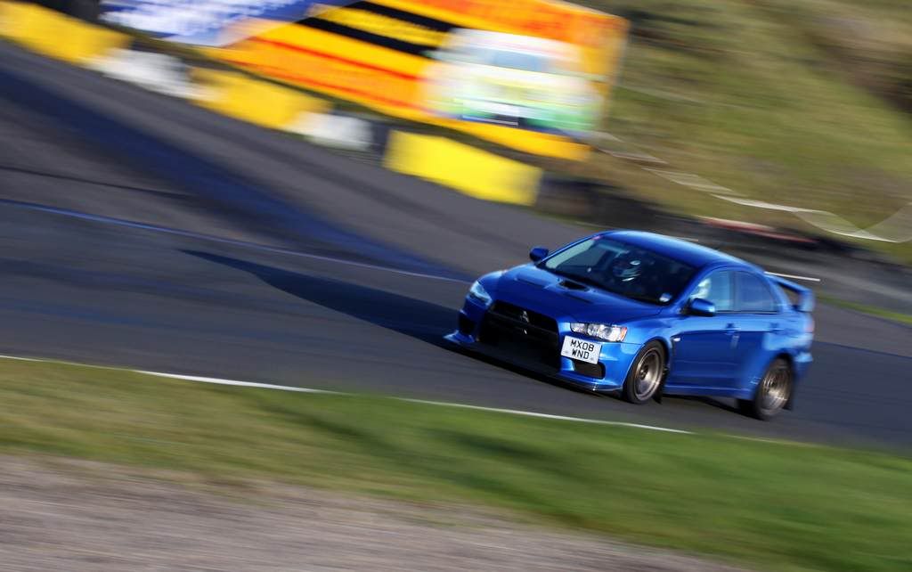 IMAGE: http://i1026.photobucket.com/albums/y329/MrHowdenJ/Hot%20Marques%20at%20Knockhill%20Oct%2010/HM231010024.jpg